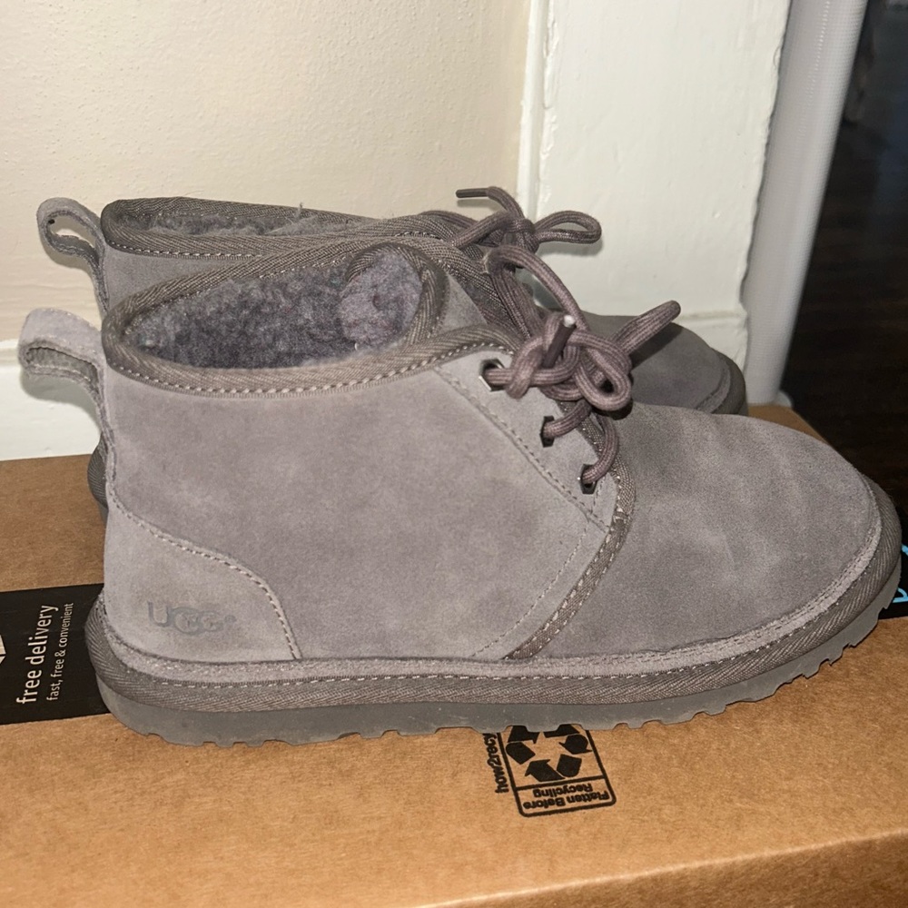 Ugg Neumel slippers/booties